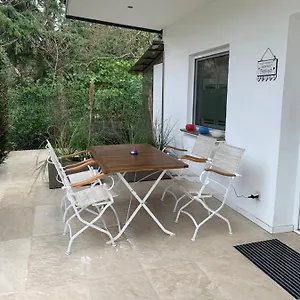 https://gastehaus-meerbusch-bungalow-im-grunen-mit-grosser.dusseldorf-hotel.net